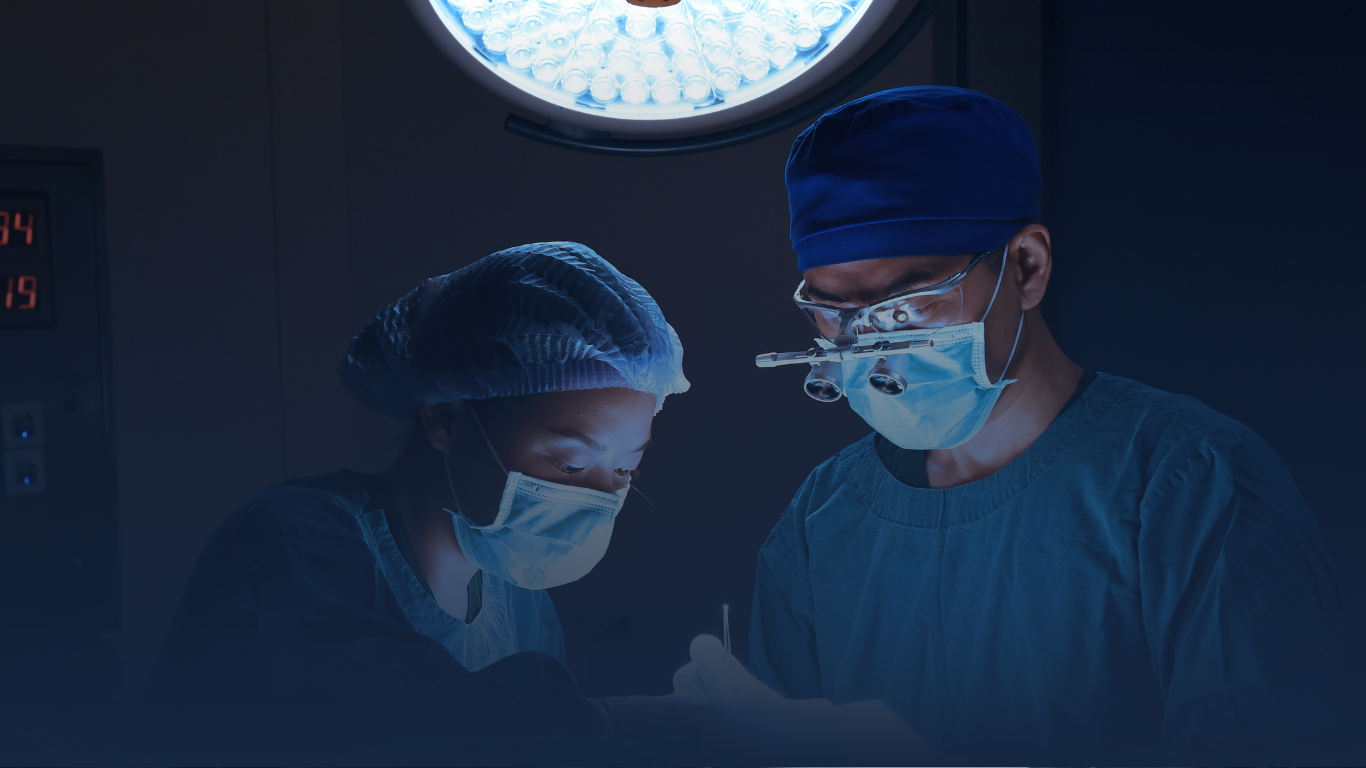 Centro cirúrgico — equipe médica em procedimento